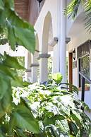 La Riviera Hotel B&B