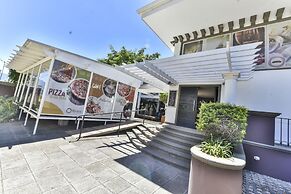 La Riviera Hotel B&B