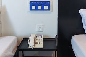 Hotel DreamWorld North EDSA