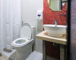 Hotel DreamWorld North EDSA