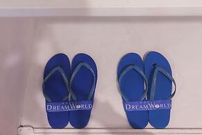 Hotel DreamWorld North EDSA
