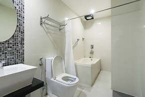 Hotel DreamWorld North EDSA