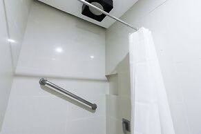 Hotel DreamWorld North EDSA