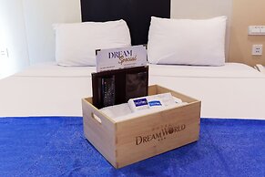 Hotel DreamWorld North EDSA