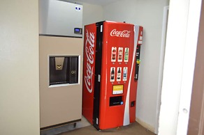 Econo Lodge Inn & Suites On The River