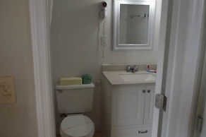 Econo Lodge Inn & Suites On The River