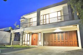 Green Forest Plantation View 6BR with Infinity Pool