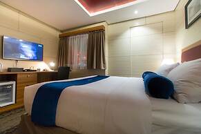 Kutabex Beach Front Hotel