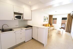 Naika Studios & Apartments