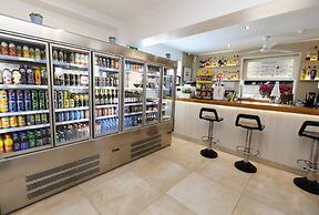 Naika Studios & Apartments