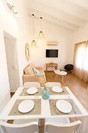 Naika Studios & Apartments