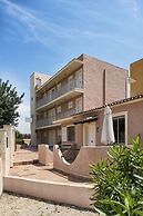 Naika Studios & Apartments