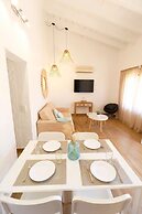 Naika Studios & Apartments