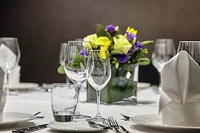 Montcalm East, Autograph Collection