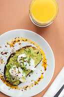 Montcalm East, Autograph Collection