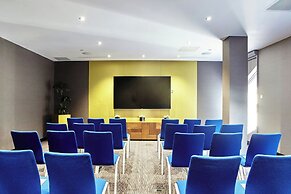 Montcalm East, Autograph Collection