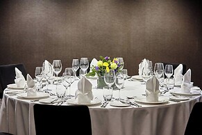 Montcalm East, Autograph Collection