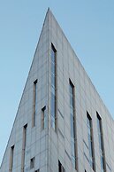 Montcalm East, Autograph Collection