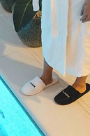 Montcalm East, Autograph Collection