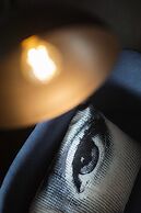 Montcalm East, Autograph Collection