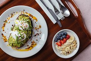 Montcalm East, Autograph Collection