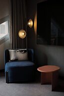 Montcalm East, Autograph Collection