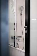 Montcalm East, Autograph Collection