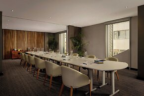 Montcalm East, Autograph Collection