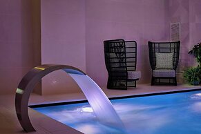 Montcalm East, Autograph Collection