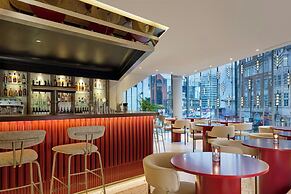 Montcalm East, Autograph Collection