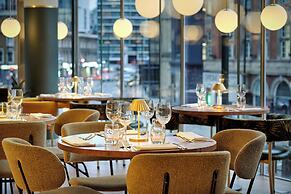 Montcalm East, Autograph Collection