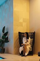 Montcalm East, Autograph Collection