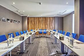 Montcalm East, Autograph Collection