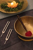 Montcalm East, Autograph Collection