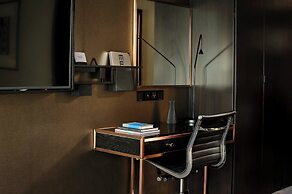 Montcalm East, Autograph Collection