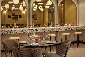 Montcalm East, Autograph Collection