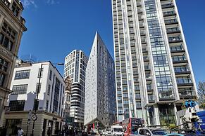 Montcalm East, Autograph Collection