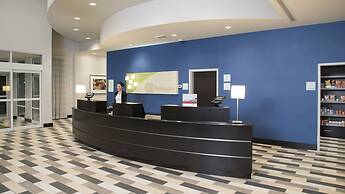 Holiday Inn Indianapolis Airport, an IHG Hotel