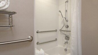 Holiday Inn Indianapolis Airport by IHG