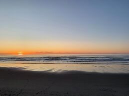 Tillicum Beach Motel (Deane's Oceanfront Lodge)