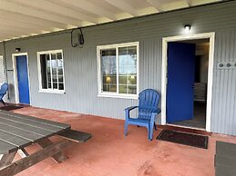 Tillicum Beach Motel (Deane's Oceanfront Lodge)