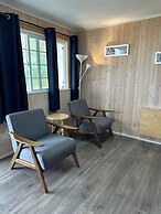 Tillicum Beach Motel (Deane's Oceanfront Lodge)