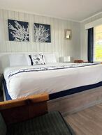 Tillicum Beach Motel (Deane's Oceanfront Lodge)