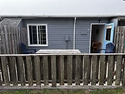 Tillicum Beach Motel (Deane's Oceanfront Lodge)