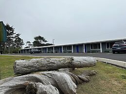 Tillicum Beach Motel (Deane's Oceanfront Lodge)