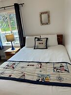 Tillicum Beach Motel (Deane's Oceanfront Lodge)