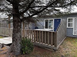 Tillicum Beach Motel (Deane's Oceanfront Lodge)