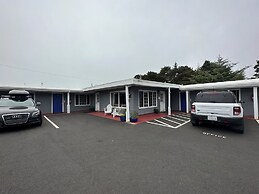 Tillicum Beach Motel (Deane's Oceanfront Lodge)
