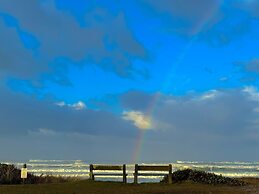 Tillicum Beach Motel (Deane's Oceanfront Lodge)