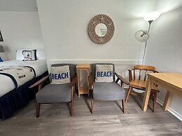 Tillicum Beach Motel (Deane's Oceanfront Lodge)